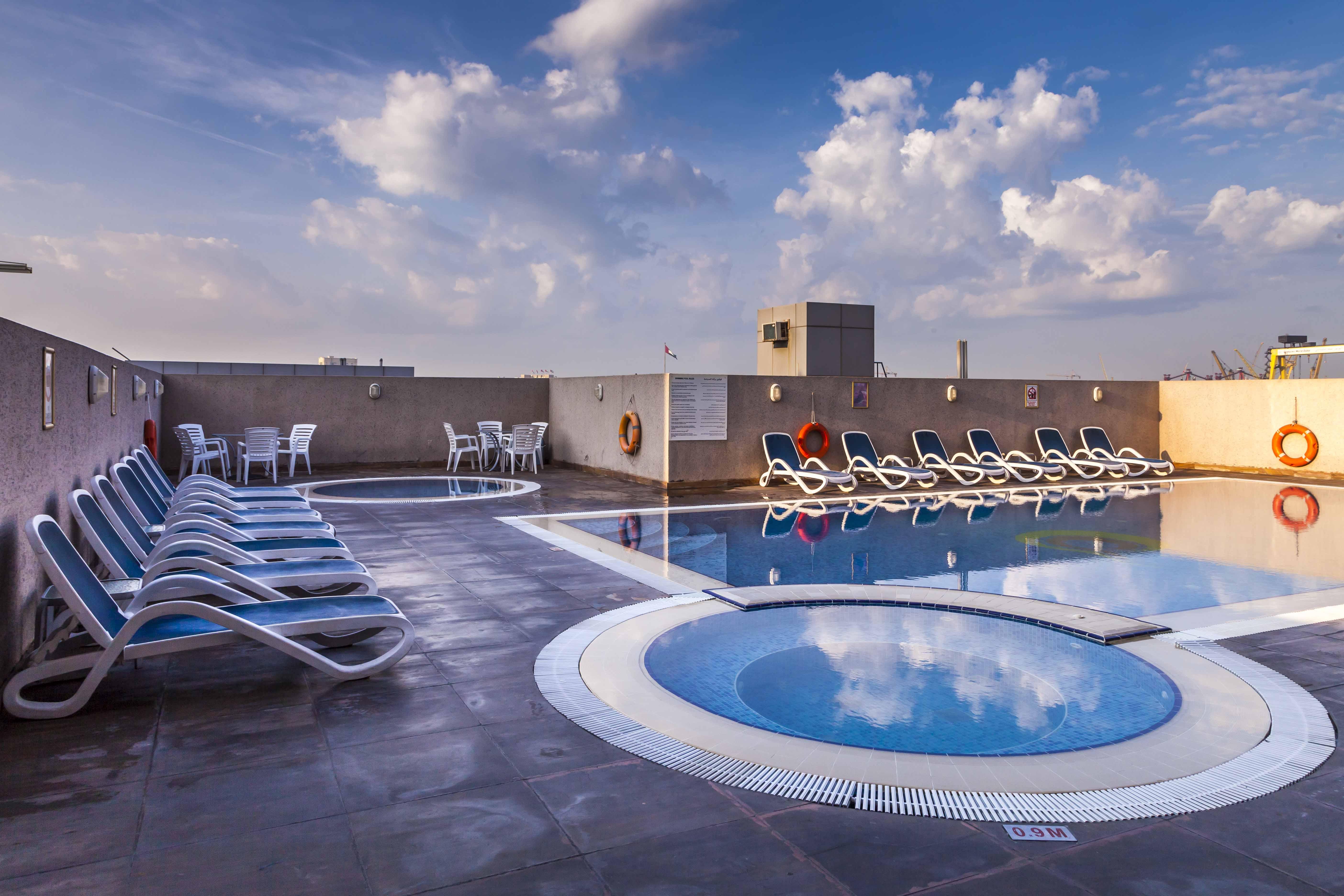 Готель La Quinta By Wyndham Dubai Jumeirah Екстер'єр фото